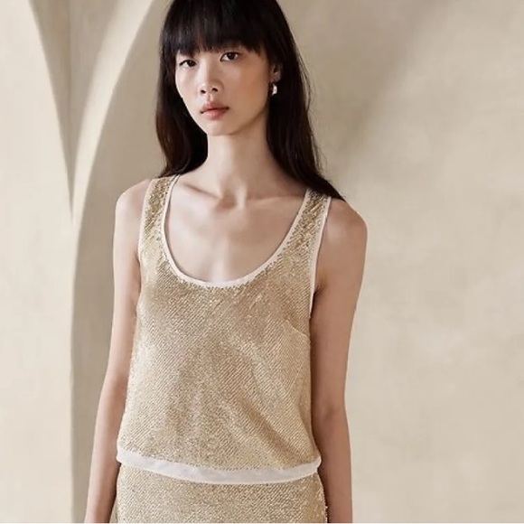 Banana Republic Tops - Sexy Banana Republic Alina Cream / Gold Cropped Sequin Tank Top!